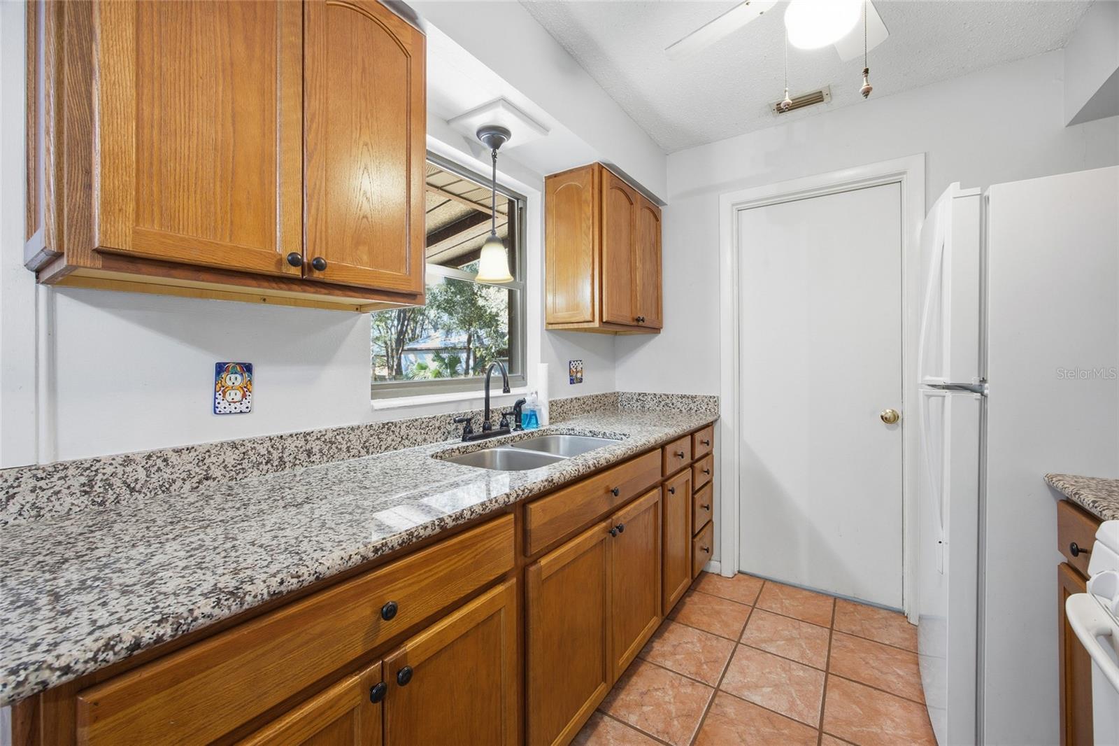 Image 17 of 41 For 16564 25th Lane