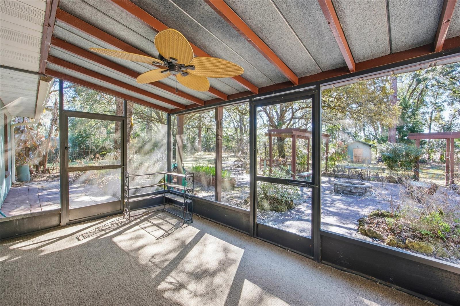 Image 19 of 41 For 16564 25th Lane