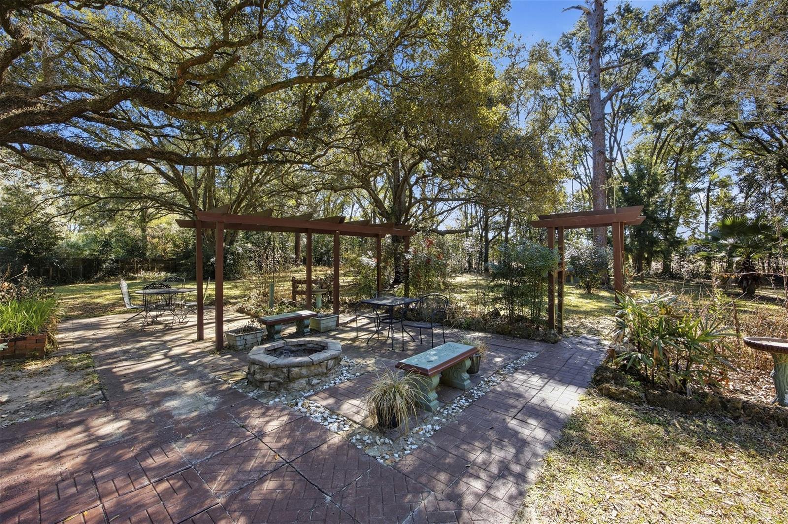 Image 27 of 41 For 16564 25th Lane