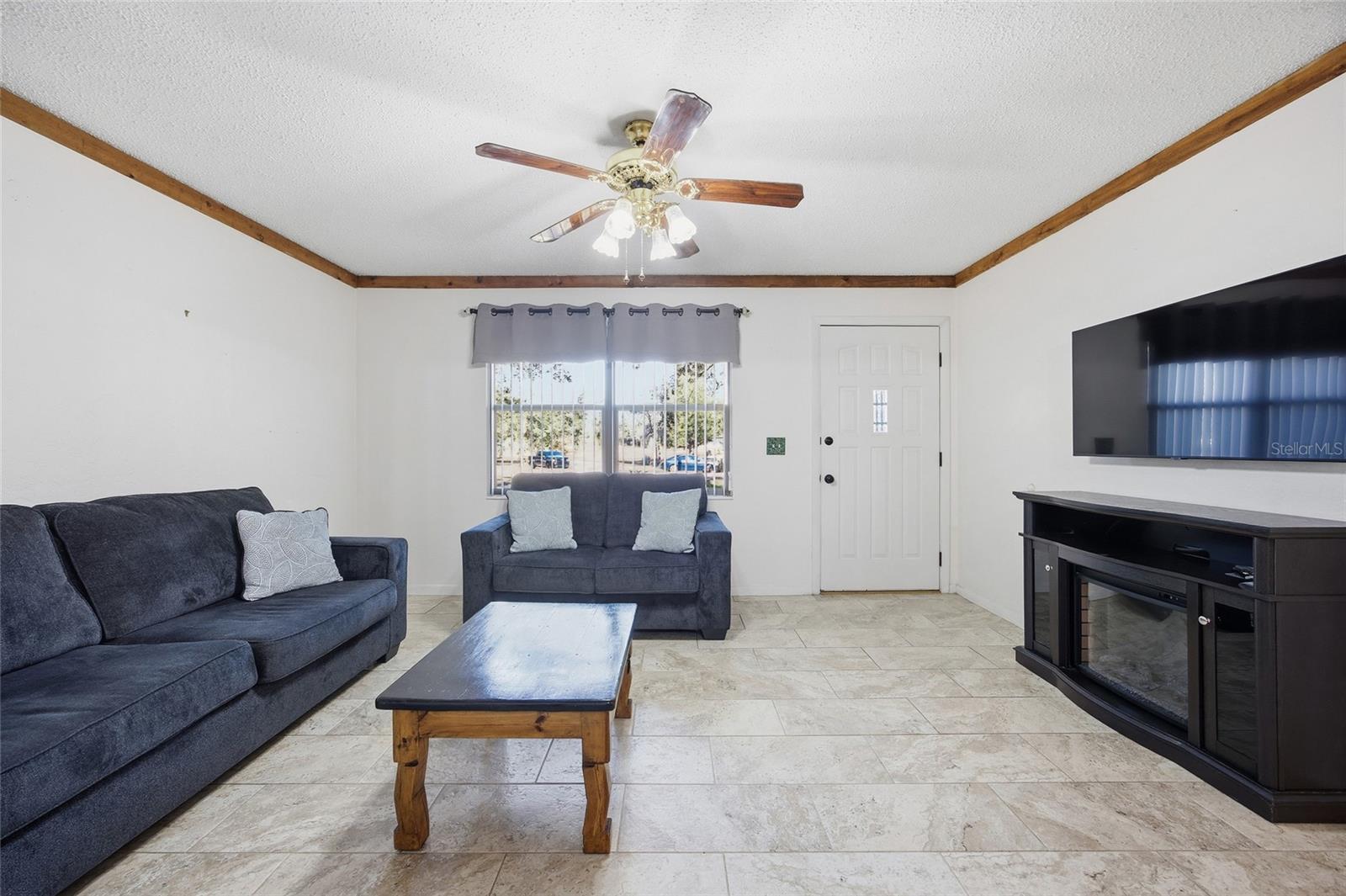 Image 4 of 41 For 16564 25th Lane