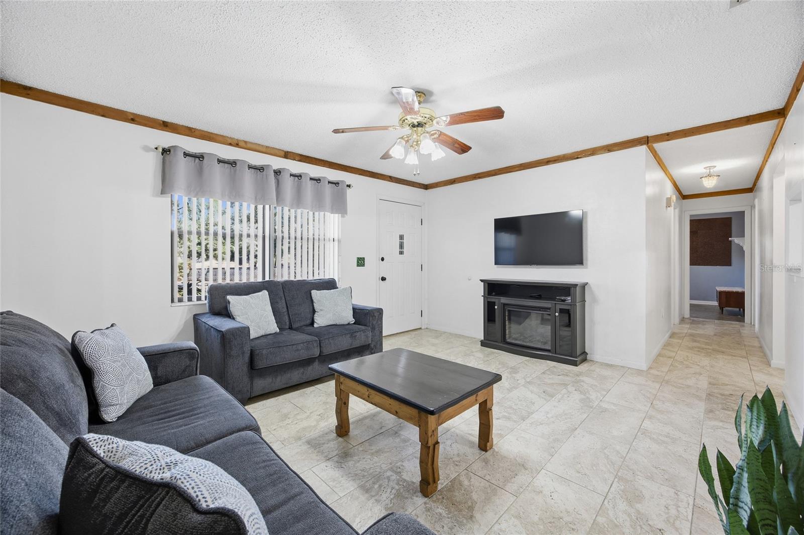 Image 5 of 41 For 16564 25th Lane