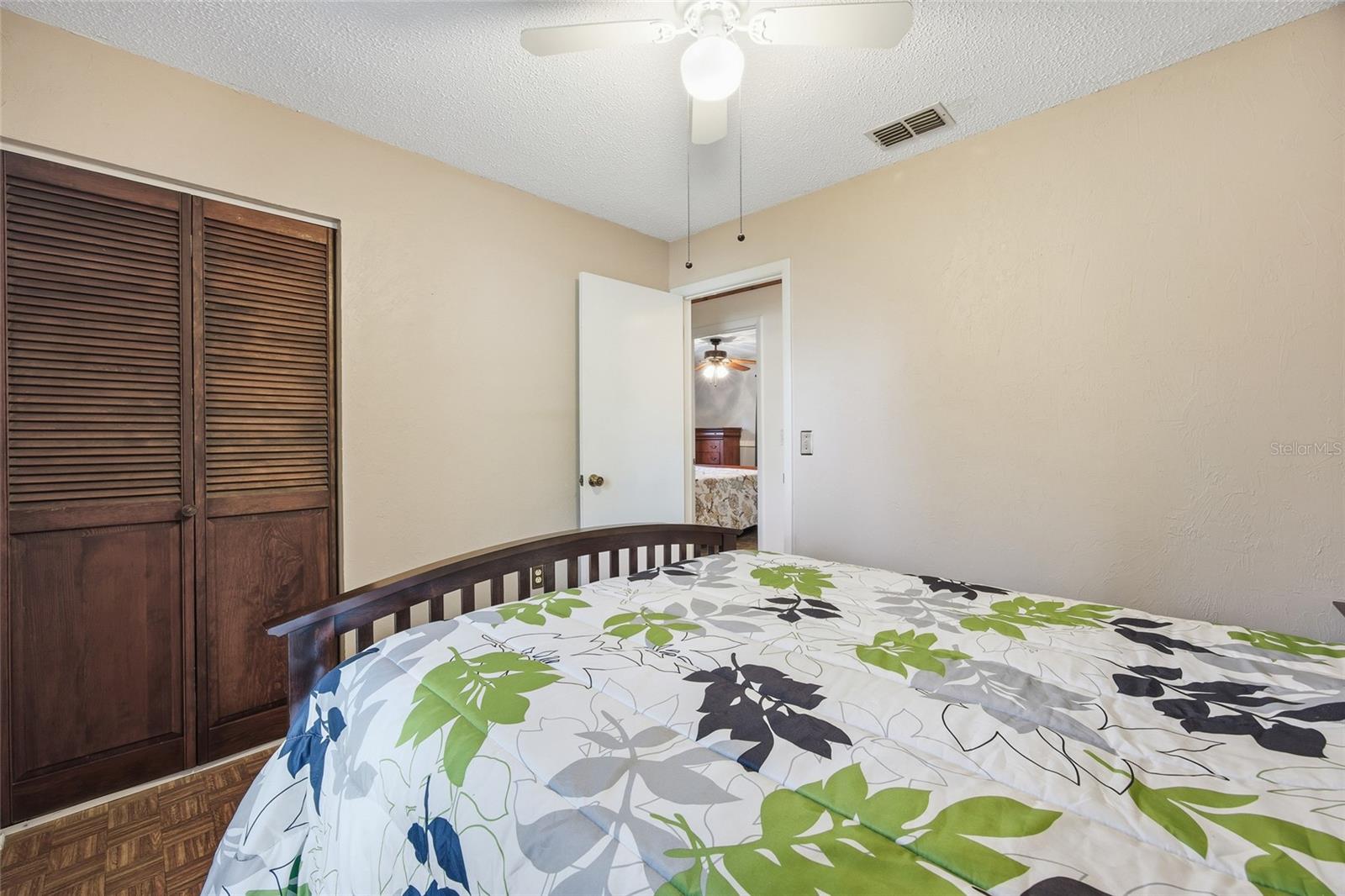 Image 7 of 41 For 16564 25th Lane