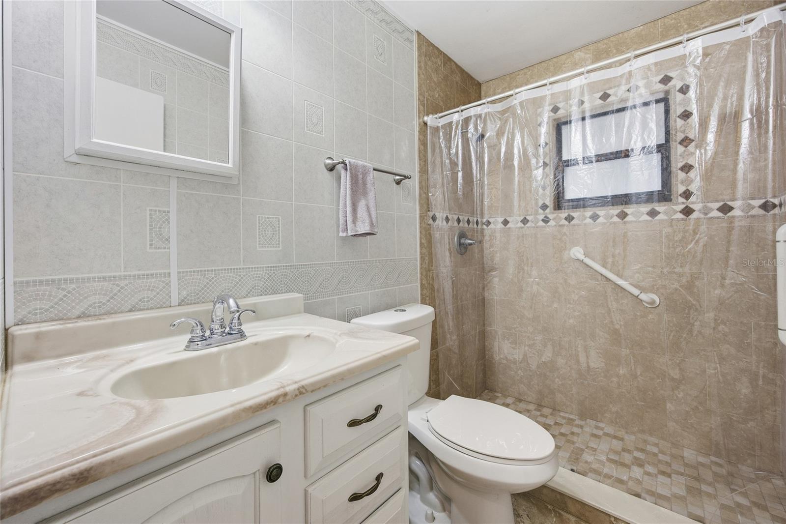 Image 8 of 41 For 16564 25th Lane