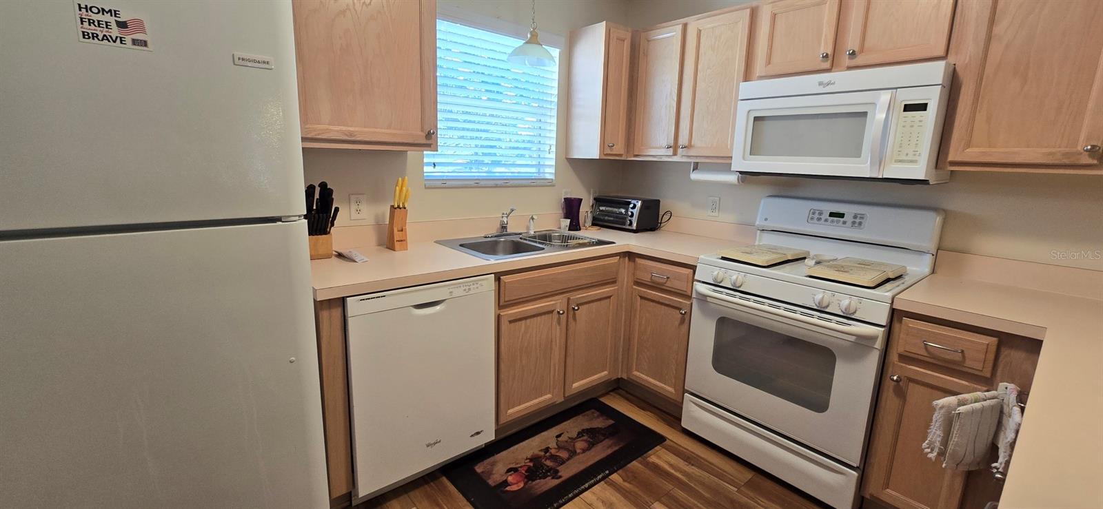 Image 15 of 16 For 1088 Gennesse Lane