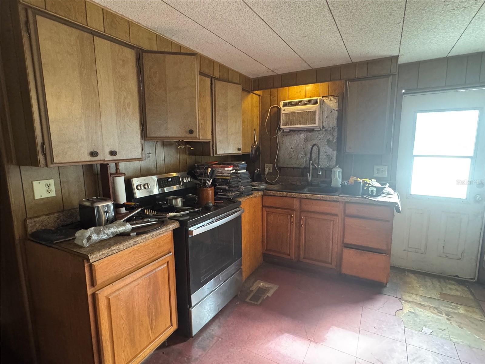 Image 13 of 15 For 12029 112th Avenue Road