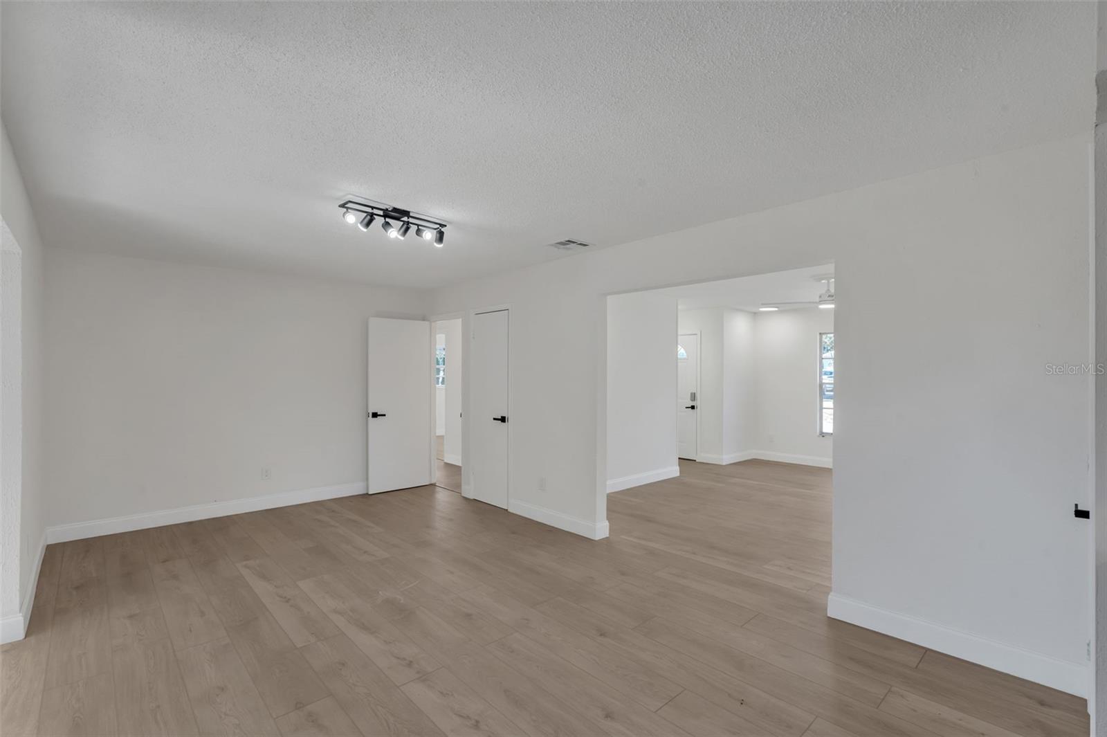 Image 14 of 30 For 1303 Charles Street