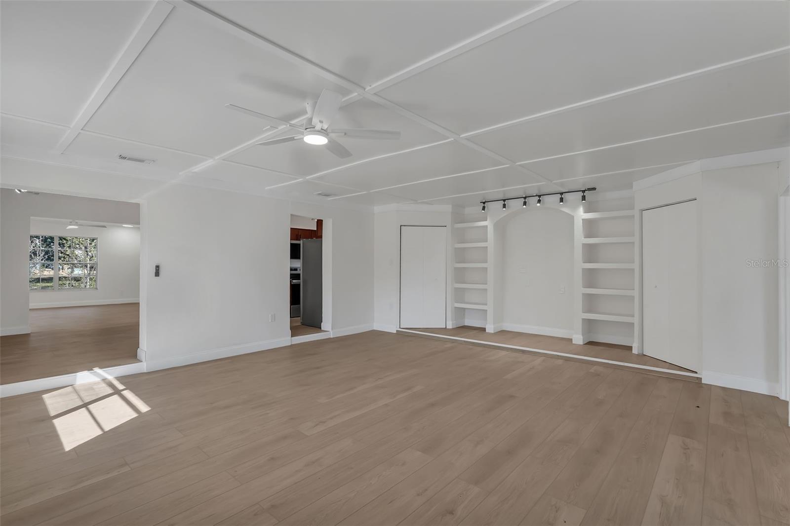 Image 15 of 30 For 1303 Charles Street