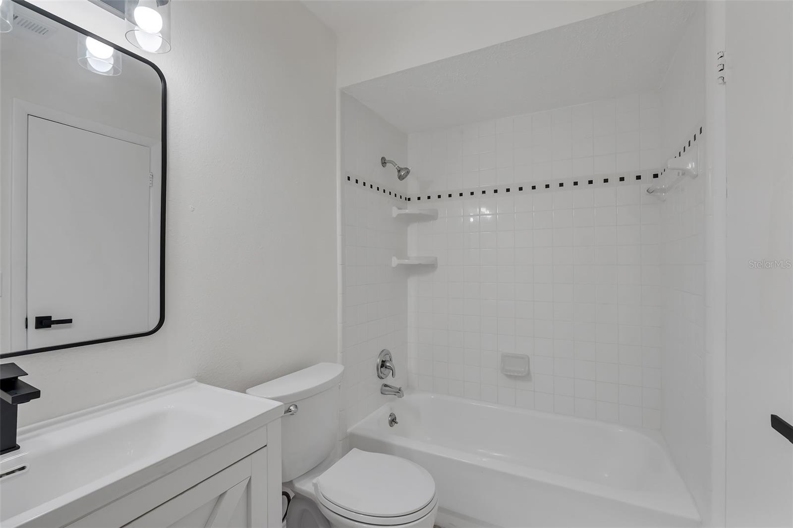 Image 20 of 30 For 1303 Charles Street