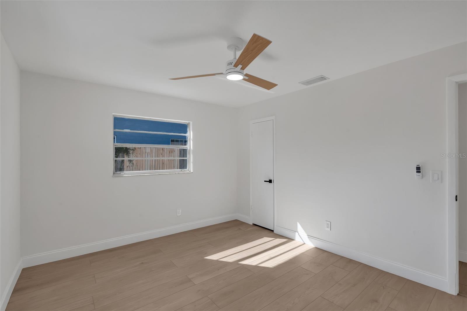 Image 21 of 30 For 1303 Charles Street