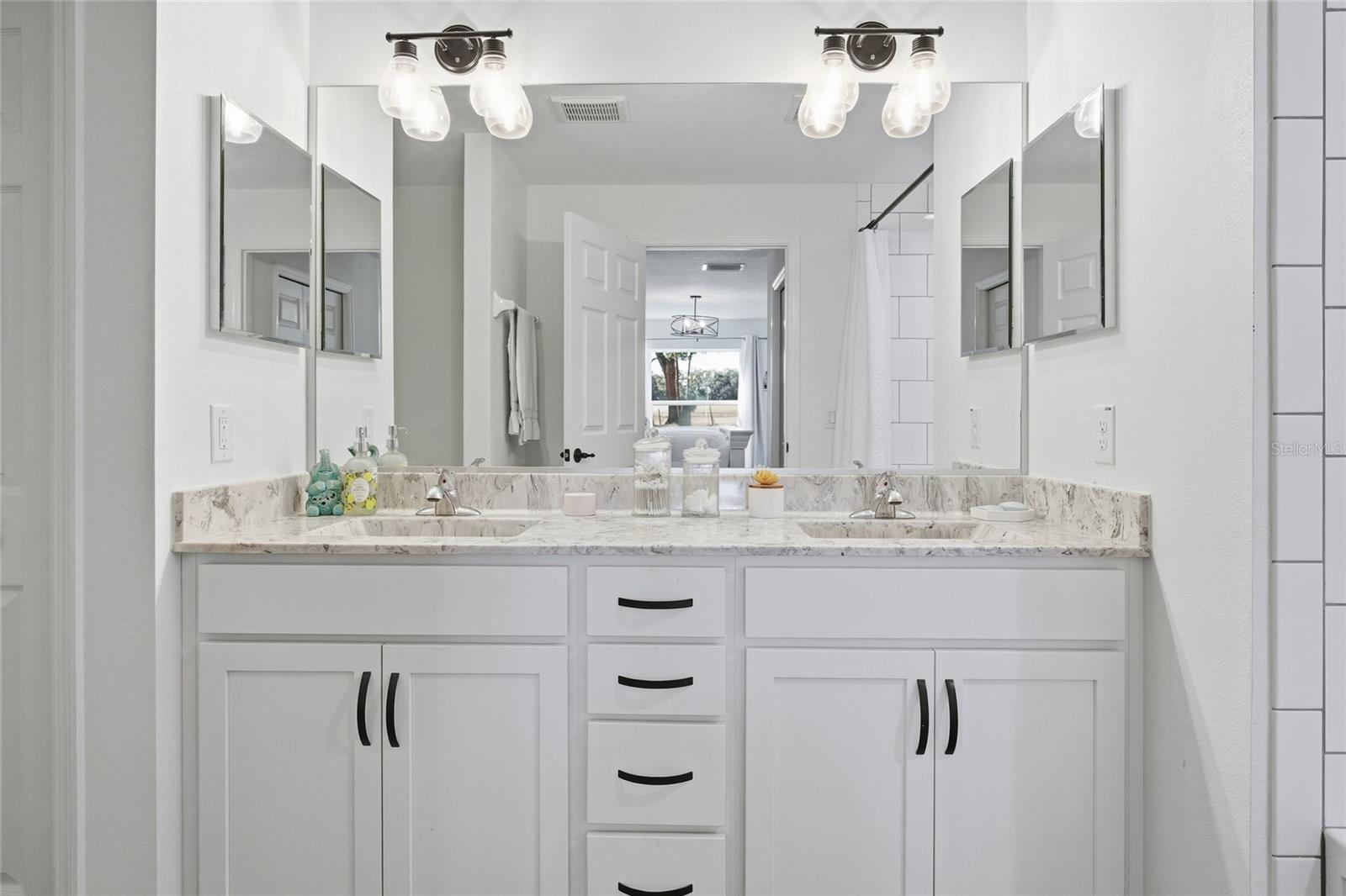 Image 24 of 47 For 1740 160th Place