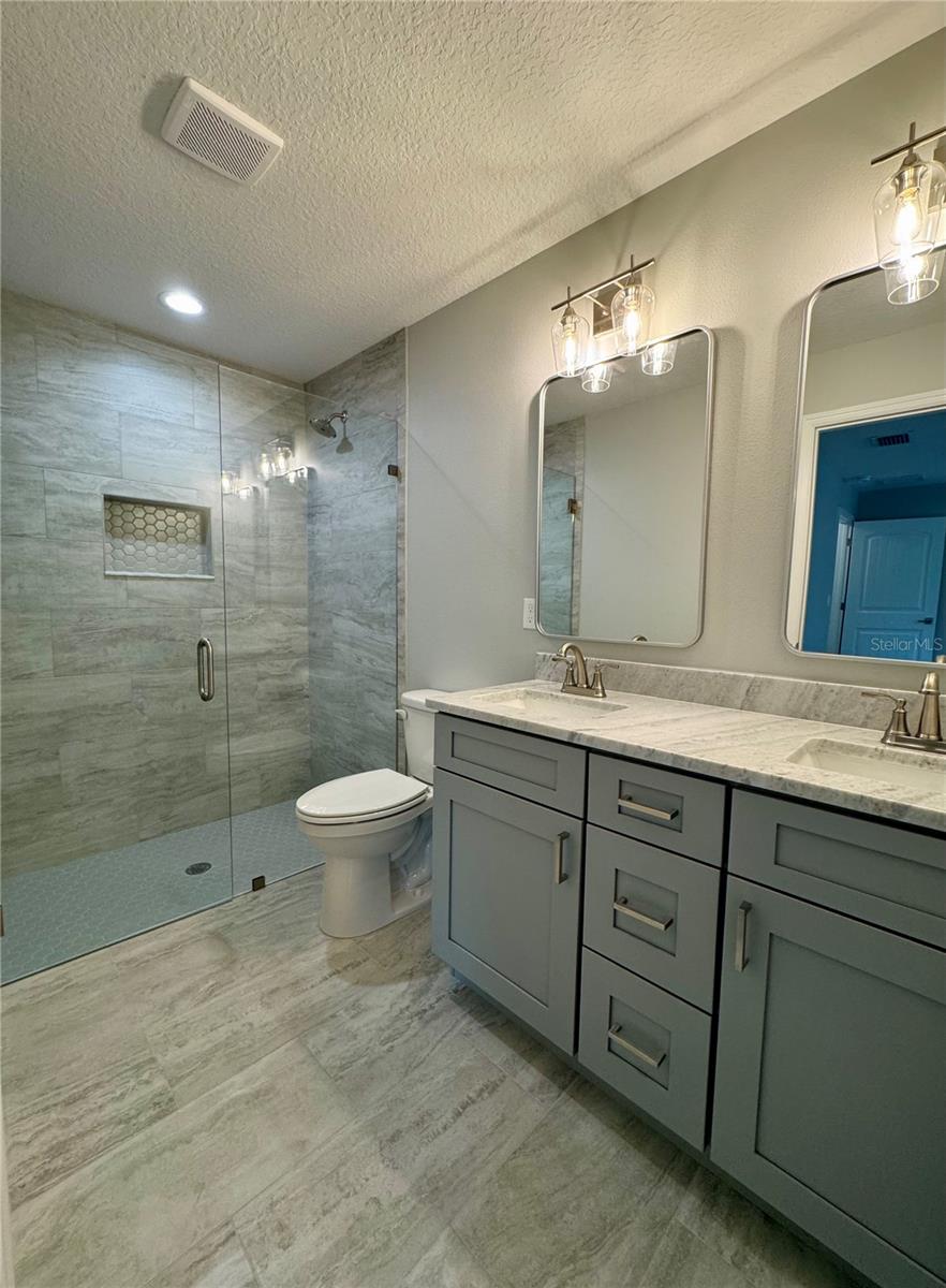 Image 14 of 23 For 11998 Condor Drive