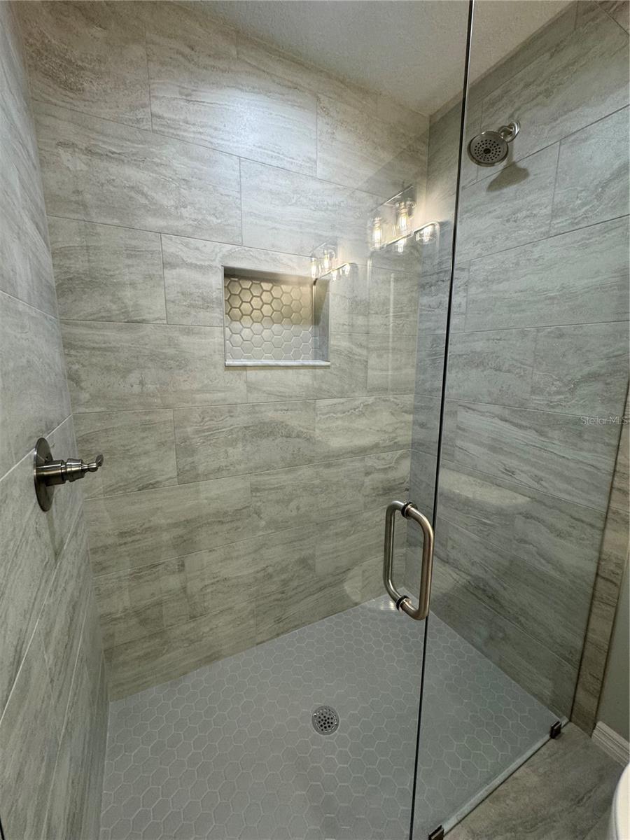 Image 15 of 23 For 11998 Condor Drive