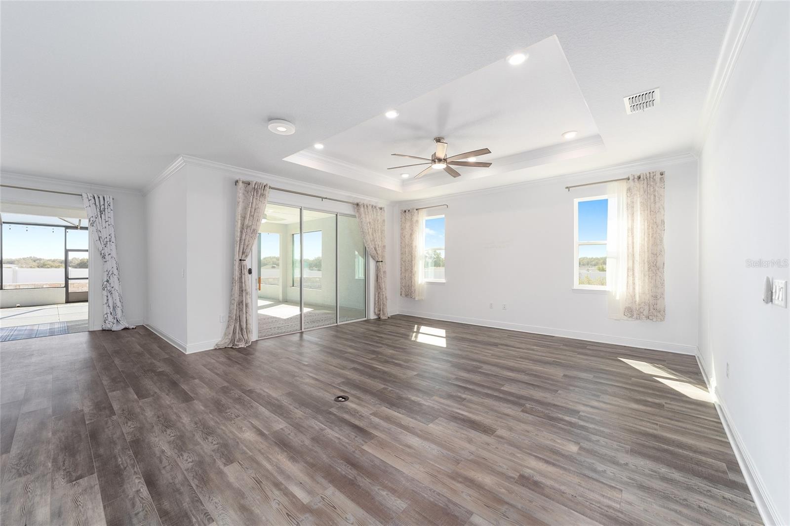 Image 28 of 42 For 9621 100th Terrace