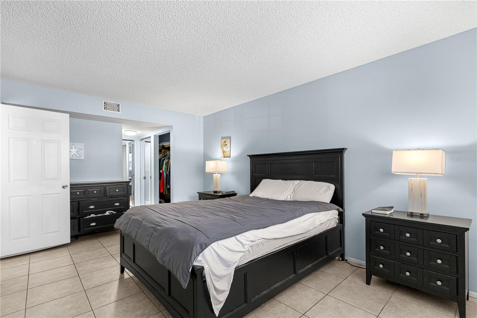 Image 14 of 33 For 588 Fairways Lane E201