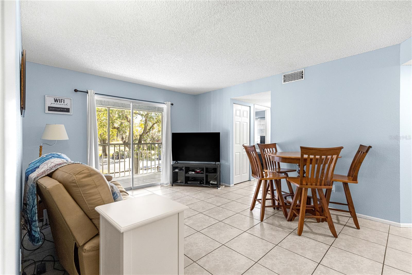 Image 18 of 33 For 588 Fairways Lane E201