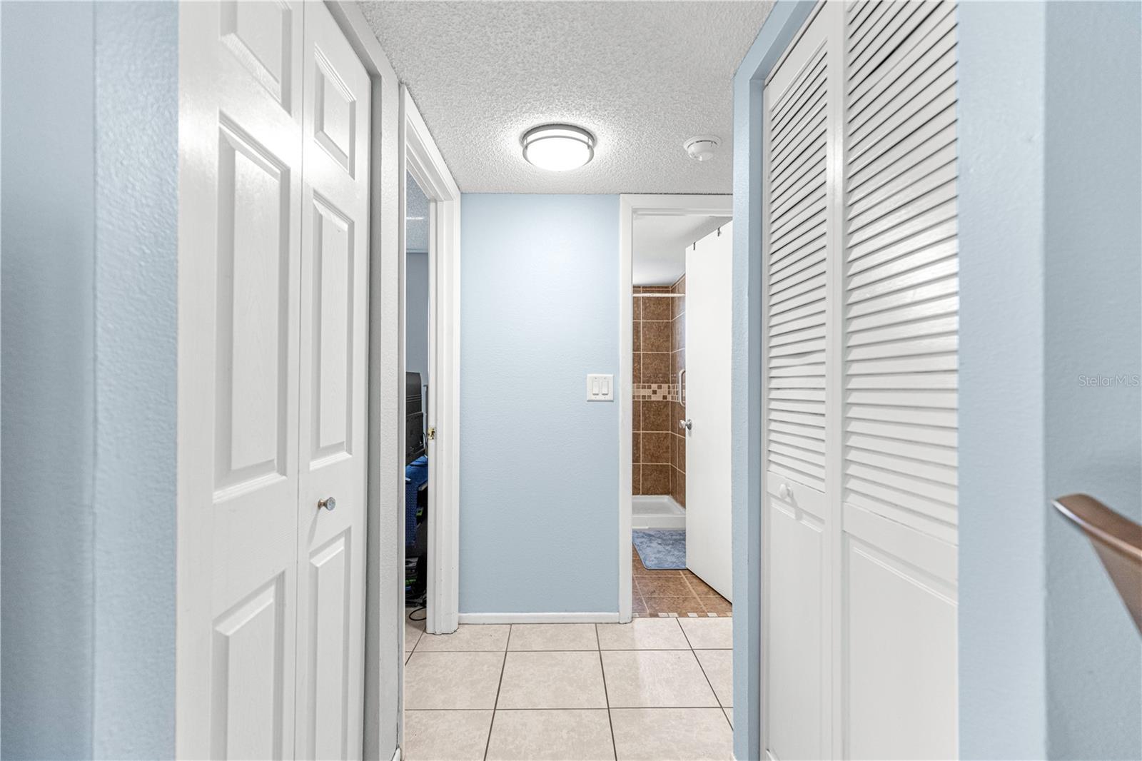 Image 19 of 33 For 588 Fairways Lane E201