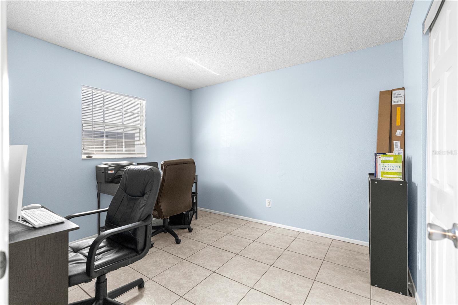 Image 27 of 33 For 588 Fairways Lane E201