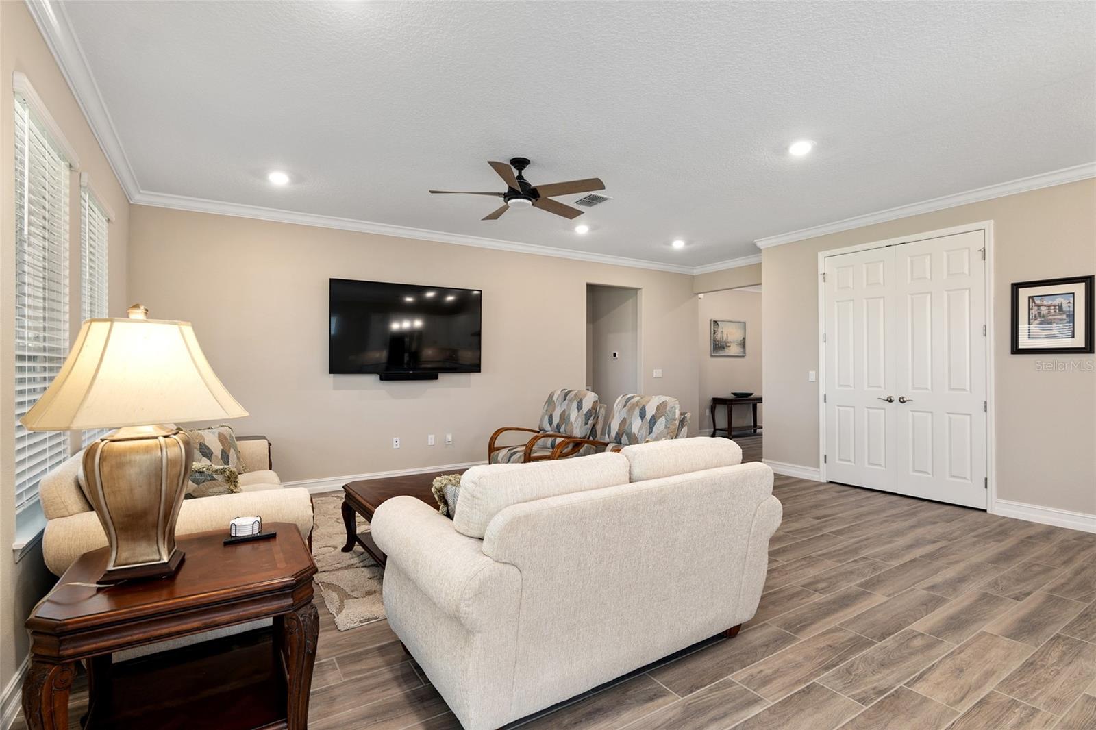 Image 14 of 93 For 4452 53rd Court