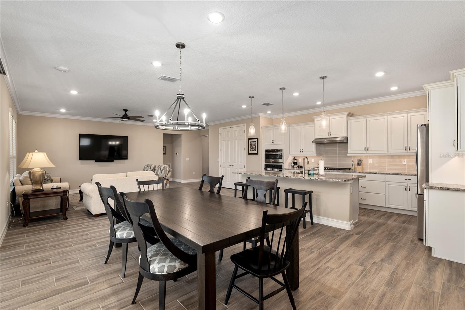 Image 19 of 93 For 4452 53rd Court