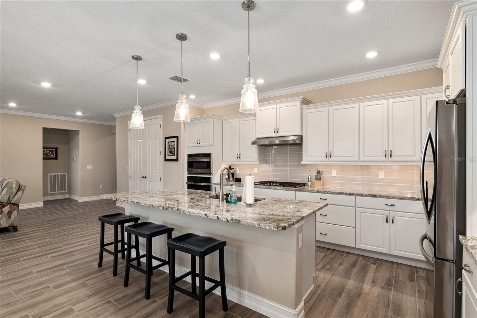 Image 20 of 93 For 4452 53rd Court