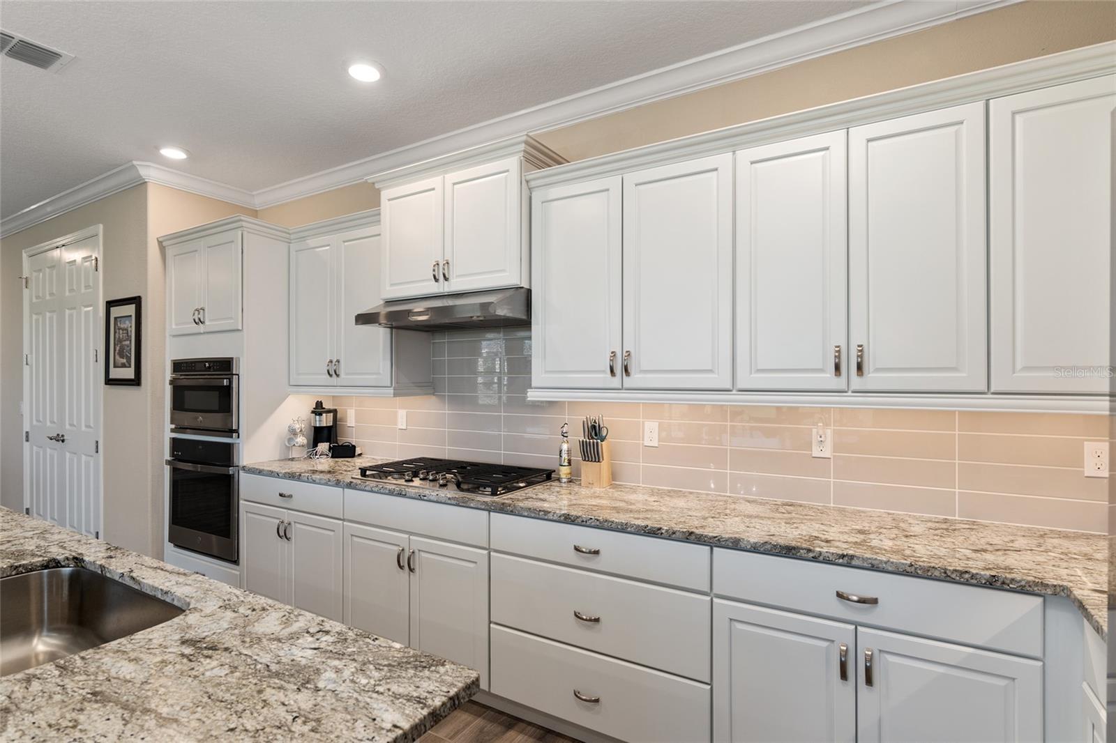 Image 23 of 93 For 4452 53rd Court