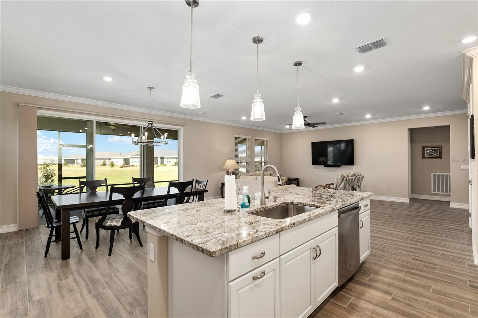 Image 26 of 93 For 4452 53rd Court