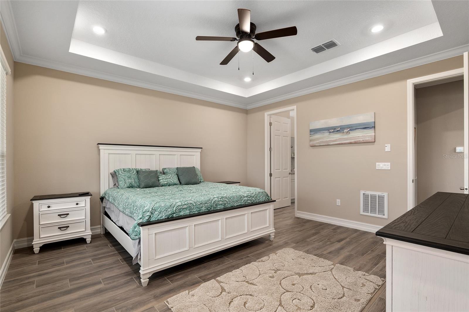 Image 29 of 93 For 4452 53rd Court