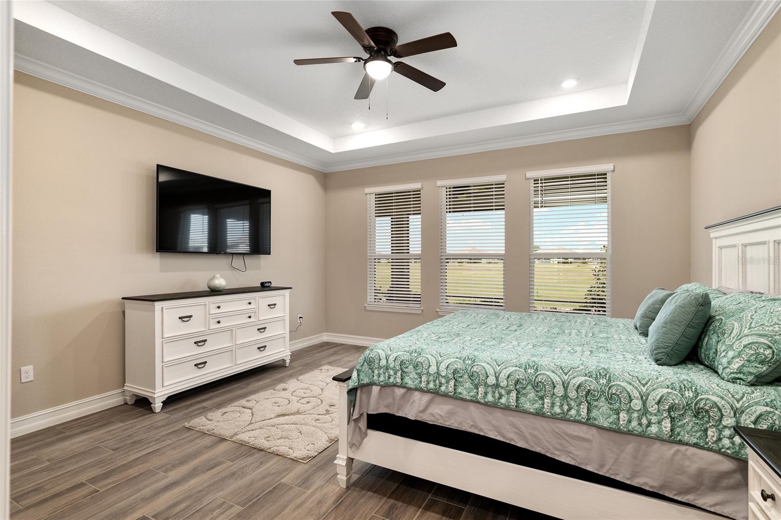 Image 30 of 93 For 4452 53rd Court