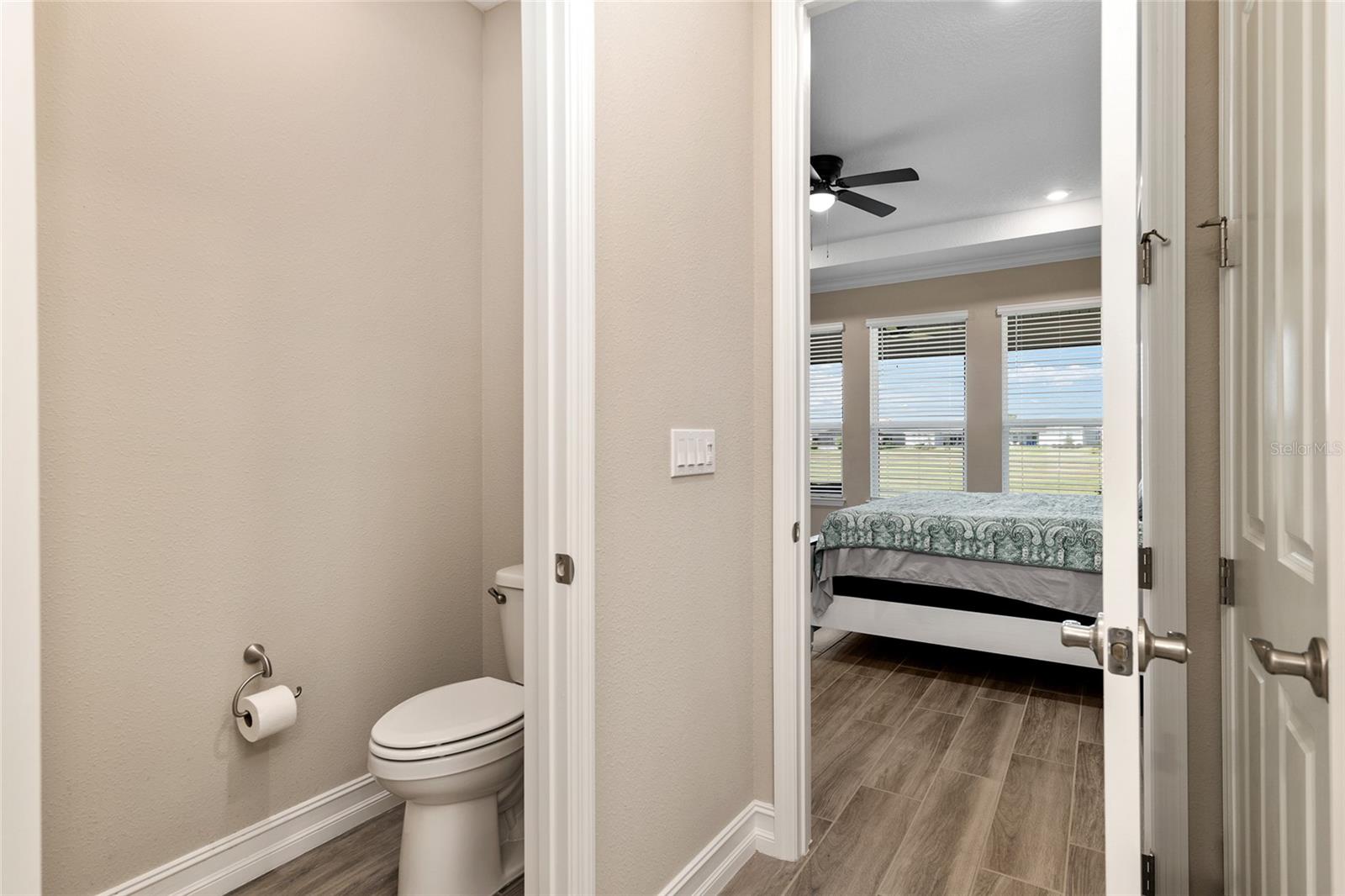 Image 36 of 93 For 4452 53rd Court