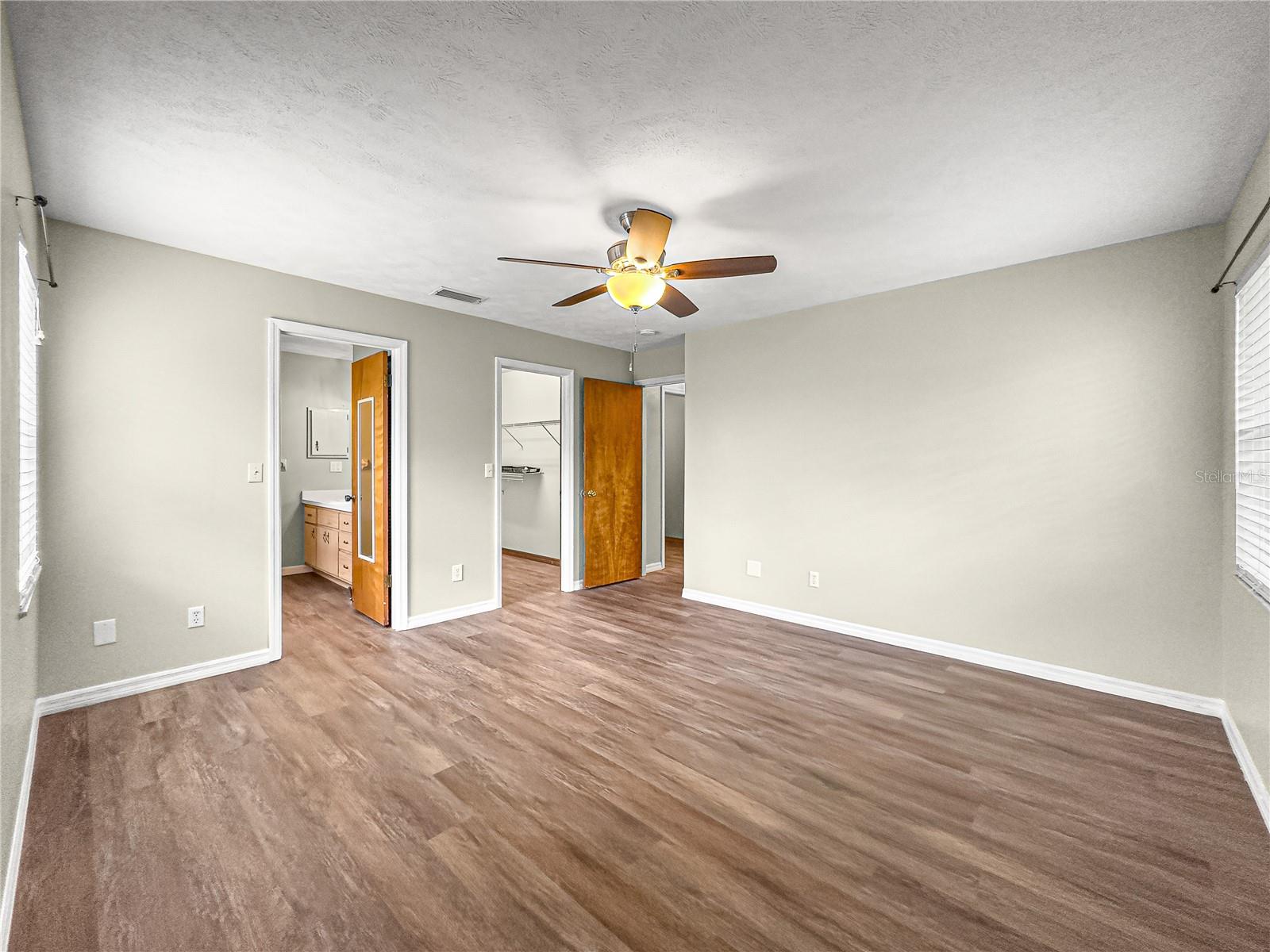 Image 21 of 30 For 10739 44th Terrace