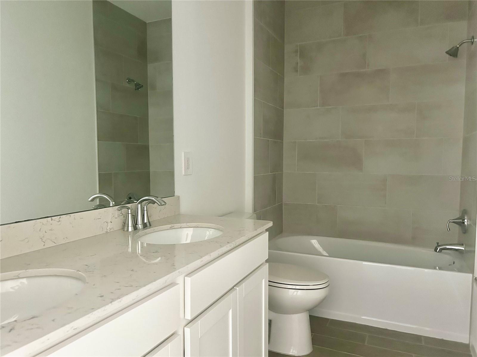 Image 20 of 30 For 4436 14th Loop