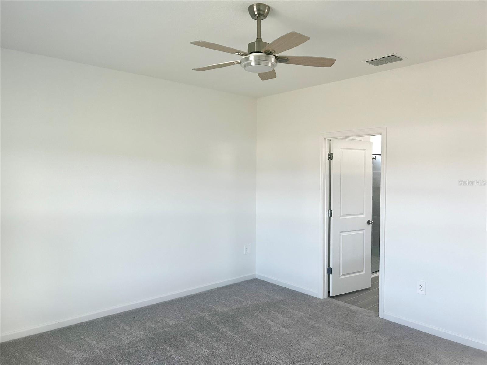 Image 23 of 30 For 4436 14th Loop