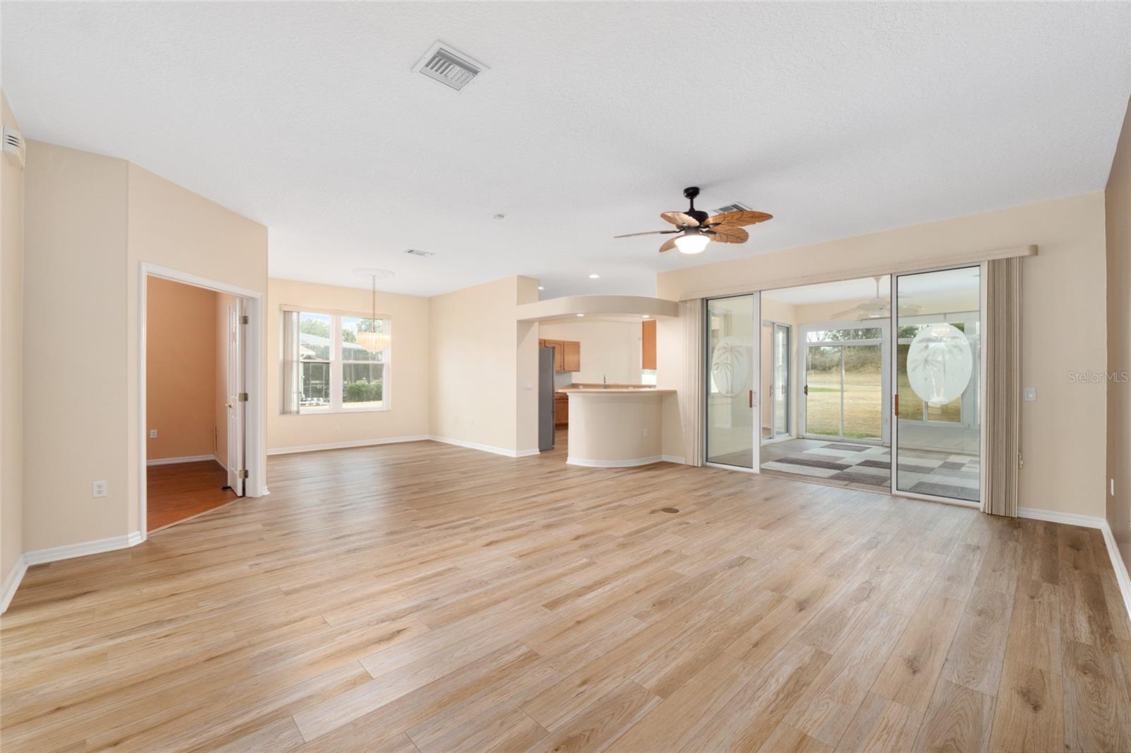 Image 11 of 82 For 15050 14th Avenue Road