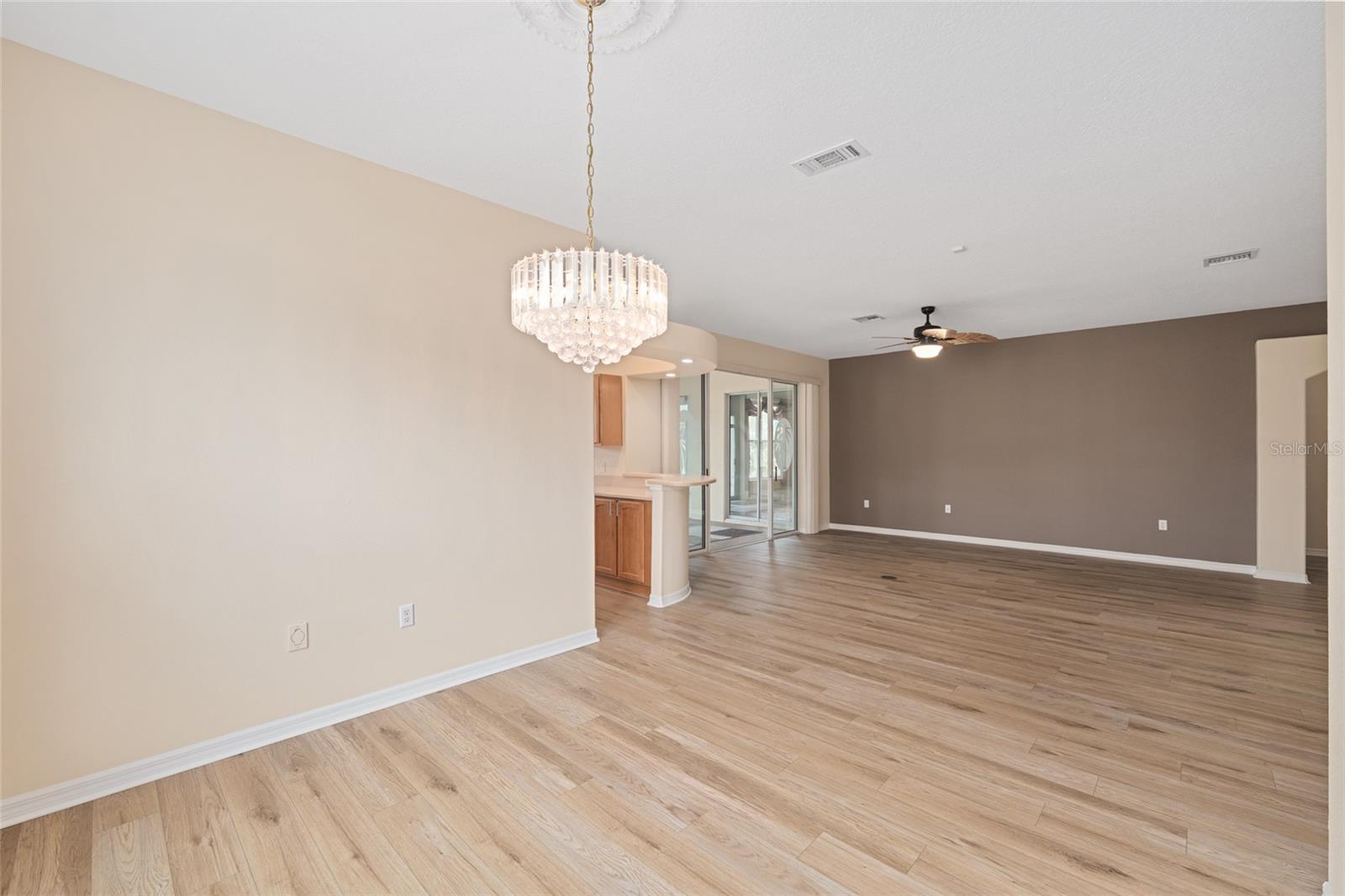 Image 16 of 82 For 15050 14th Avenue Road