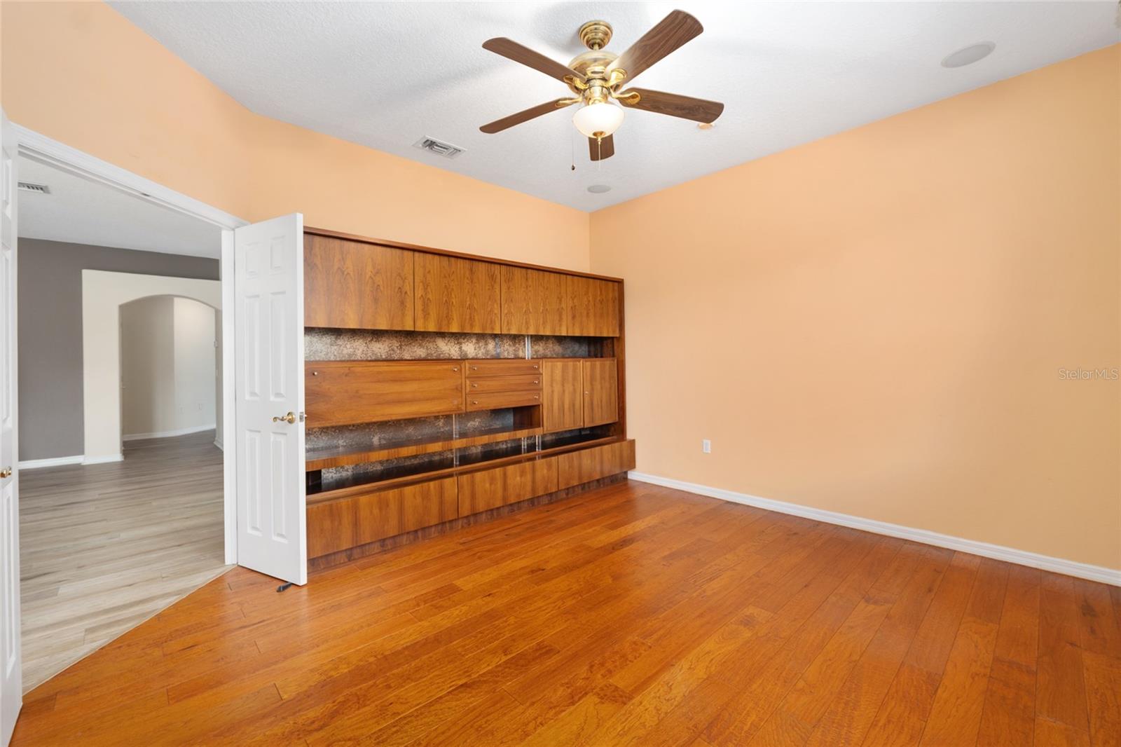 Image 30 of 82 For 15050 14th Avenue Road