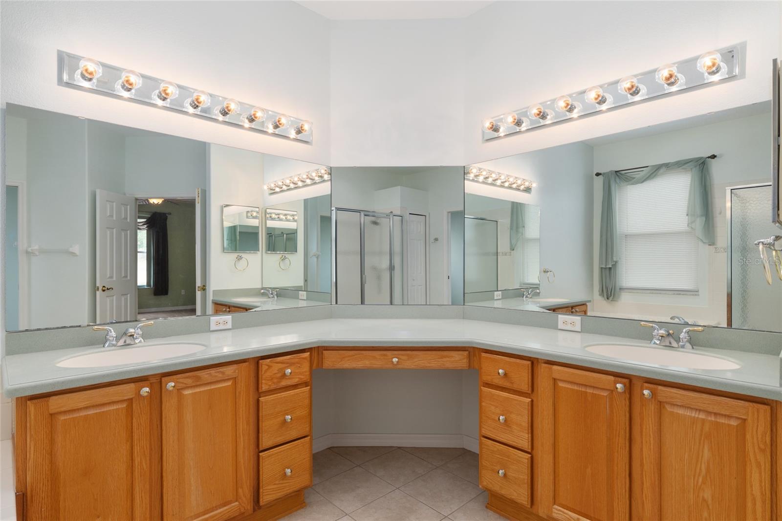 Image 38 of 82 For 15050 14th Avenue Road