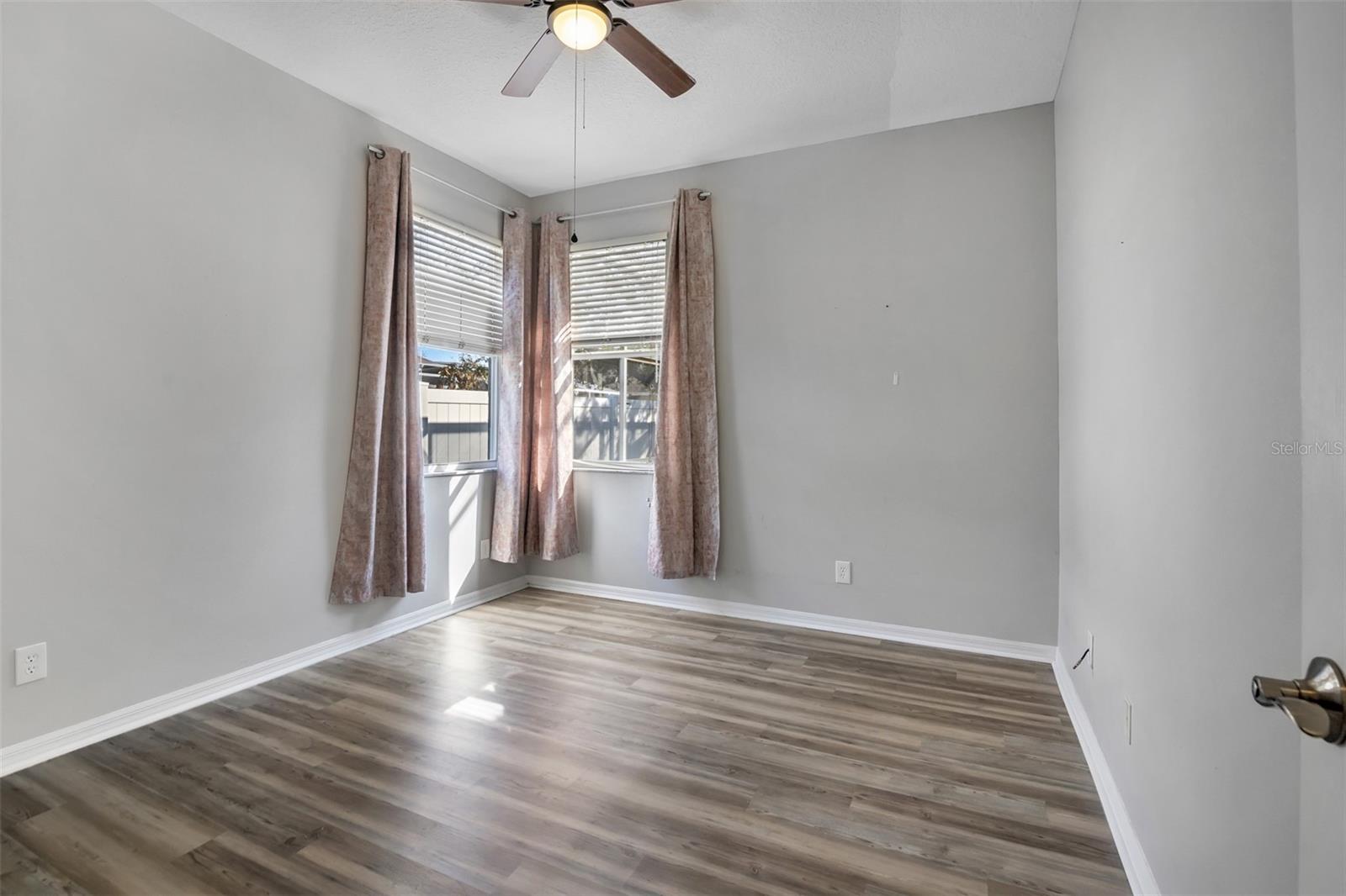 Image 22 of 43 For 13845 Amberleigh Road