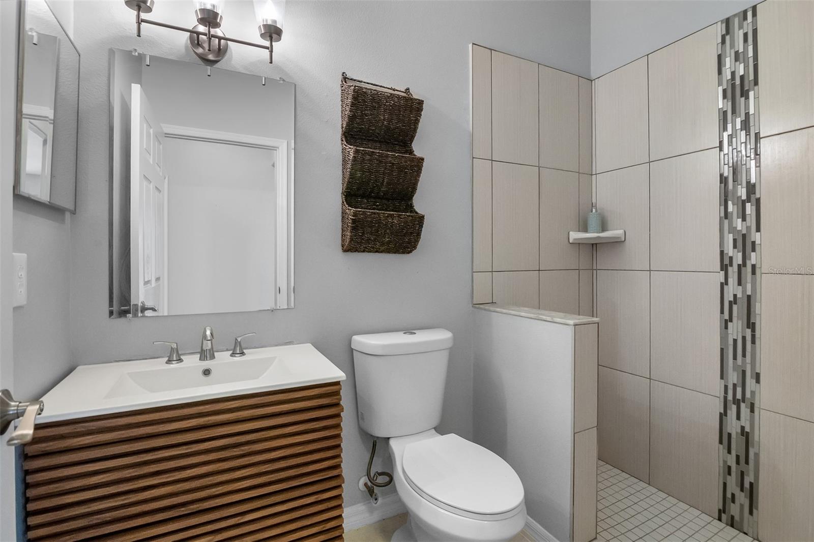 Image 32 of 43 For 13845 Amberleigh Road