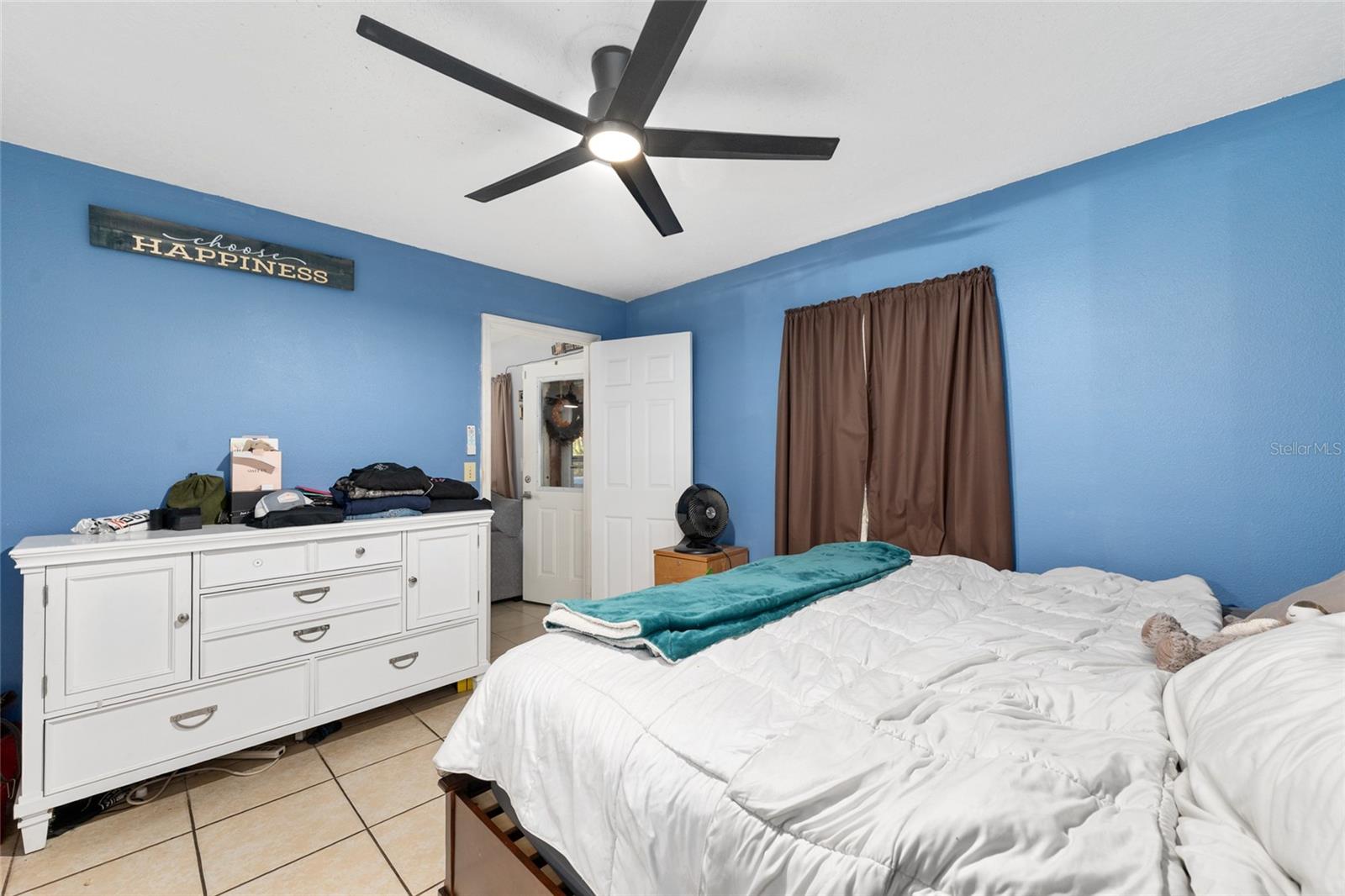 Image 11 of 33 For 3800 24th Court