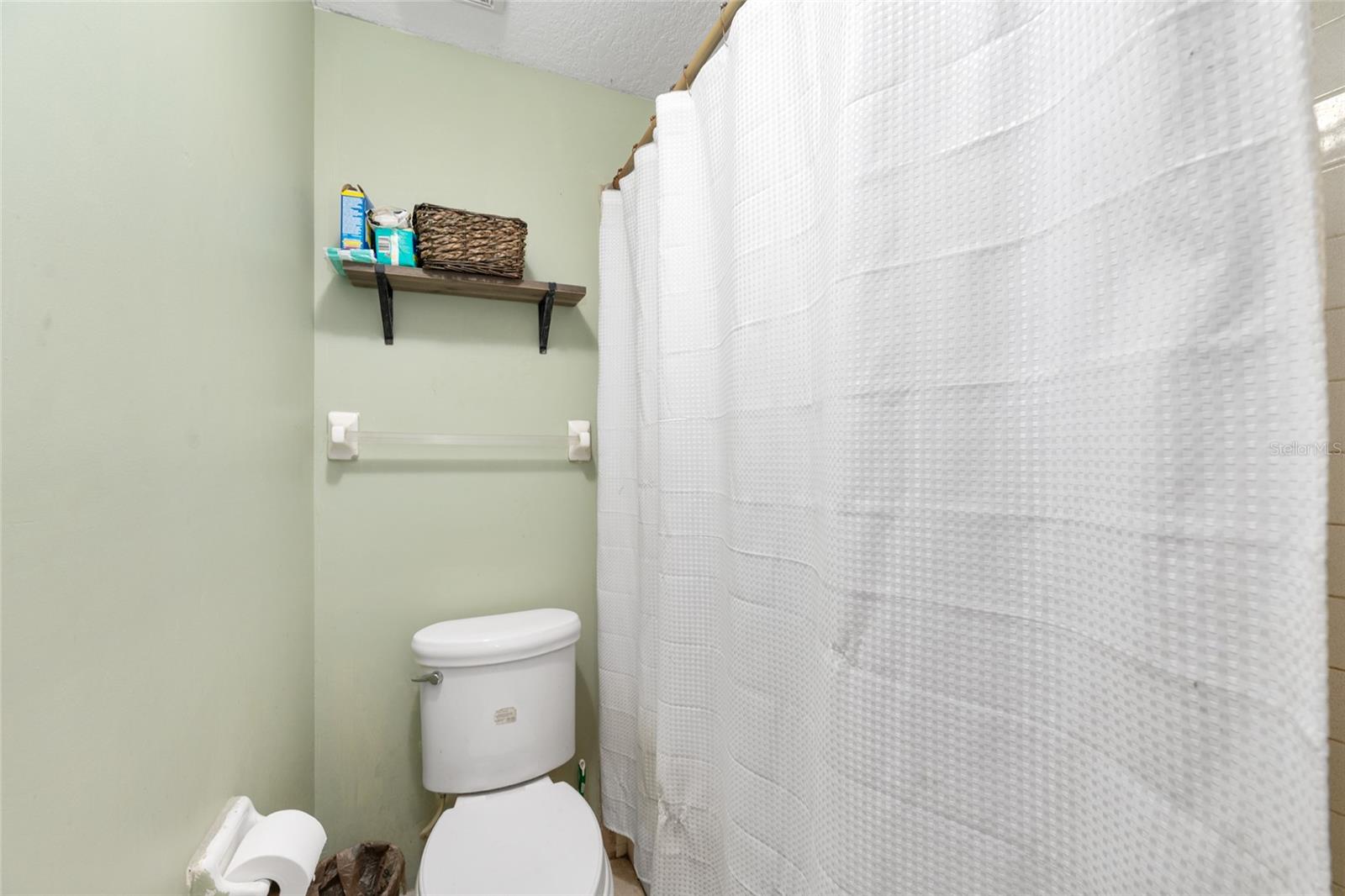 Image 15 of 33 For 3800 24th Court