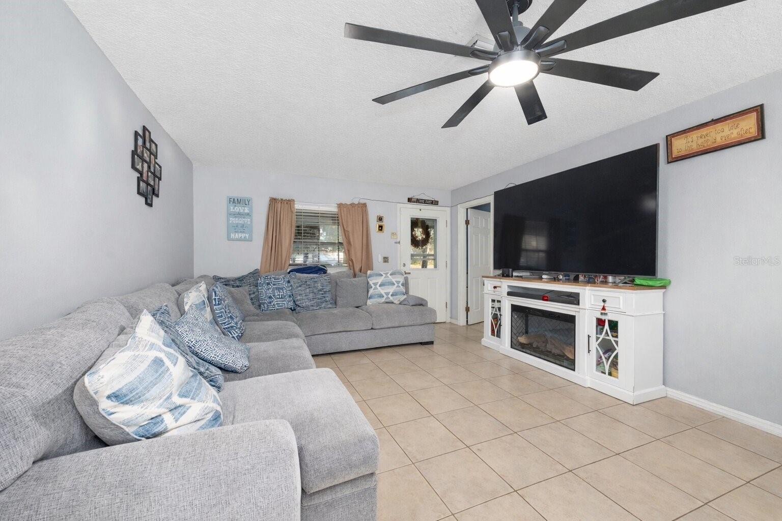 Image 3 of 33 For 3800 24th Court