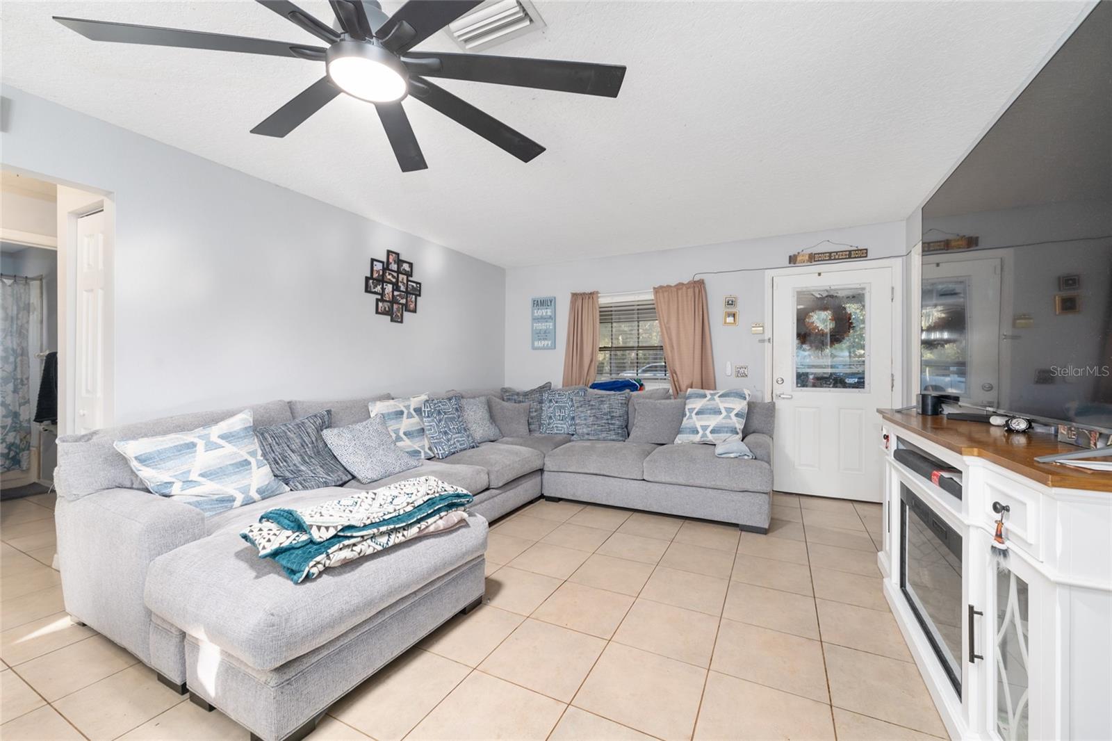 Image 5 of 33 For 3800 24th Court