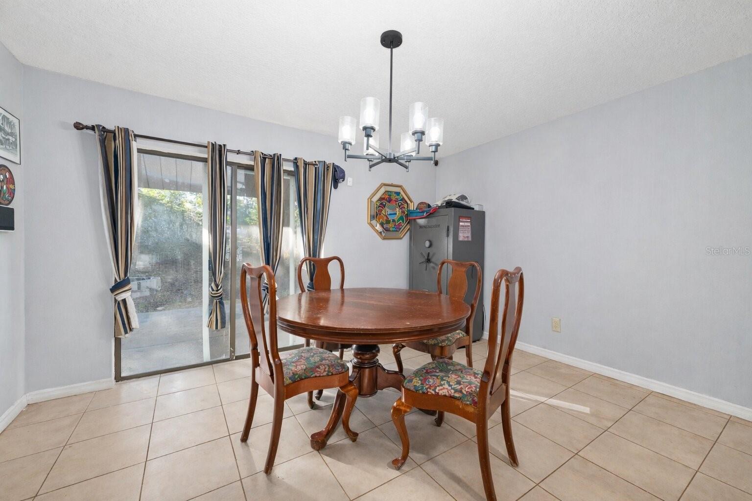 Image 7 of 33 For 3800 24th Court