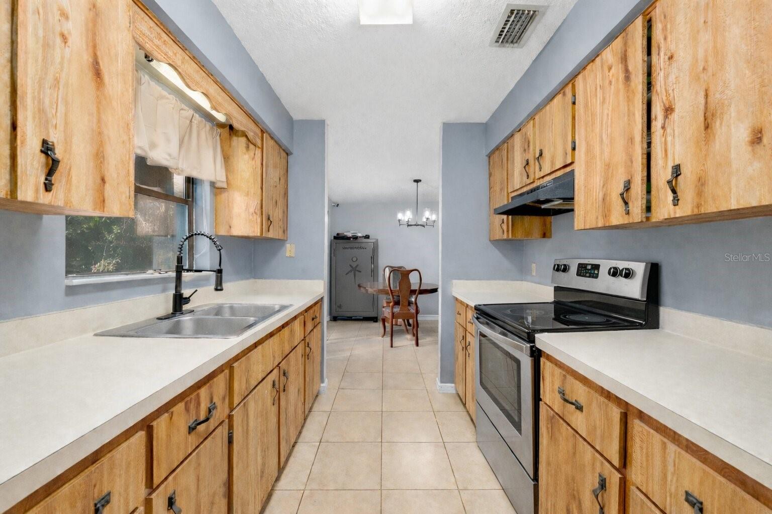 Image 8 of 33 For 3800 24th Court