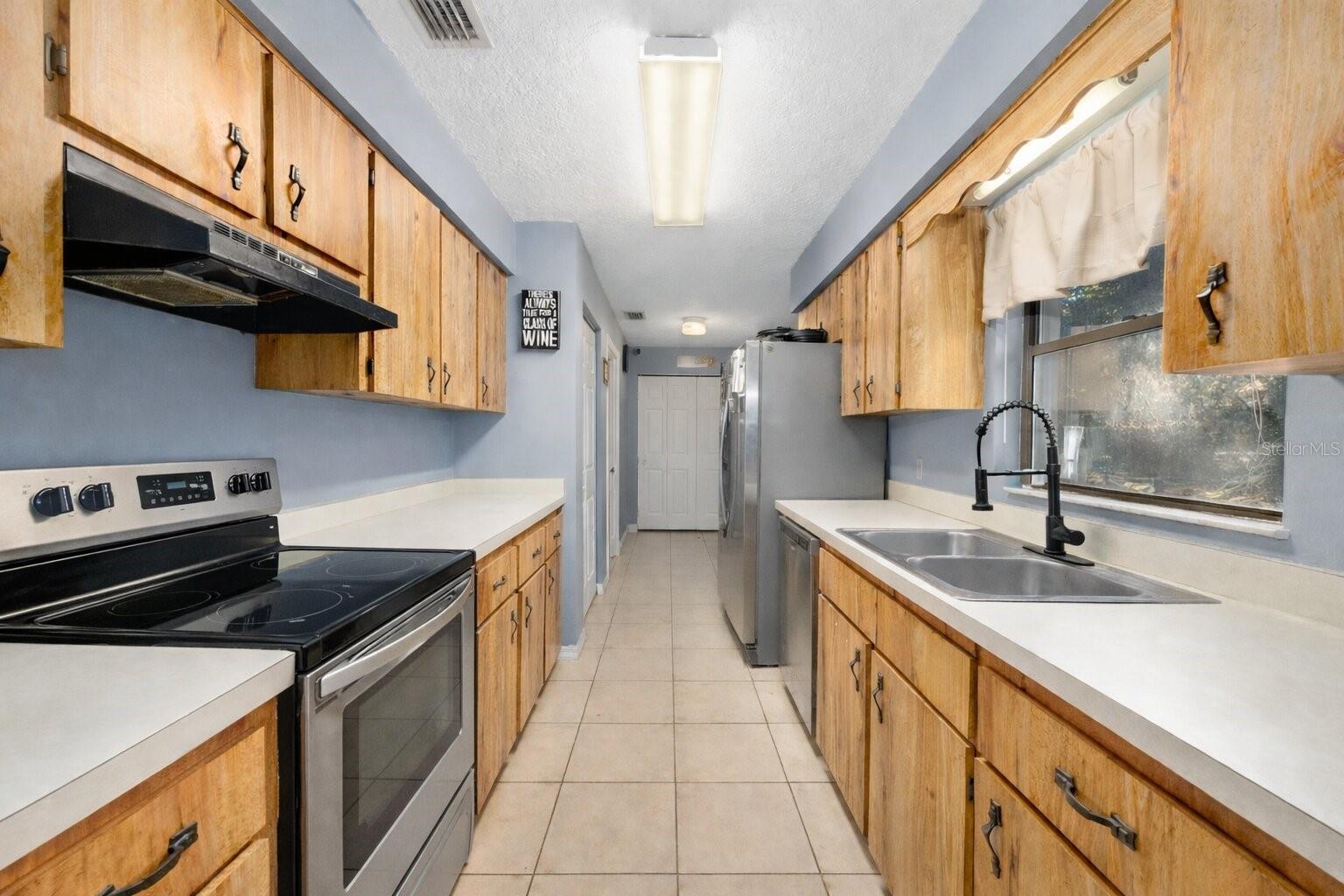 Image 9 of 33 For 3800 24th Court