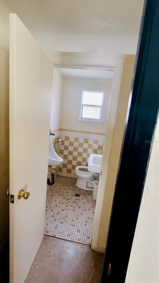 Image 5 of 30 For 7103 Carl G Rose Highway