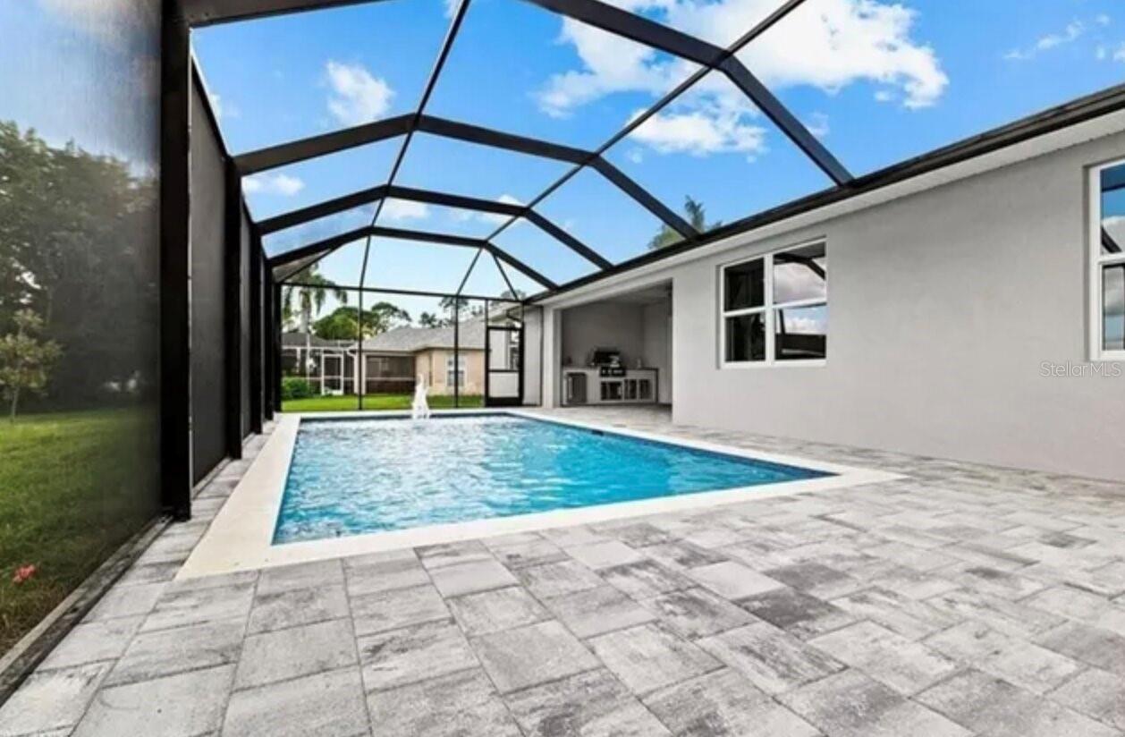 Image 5 of 11 For 928 3rd Avenue