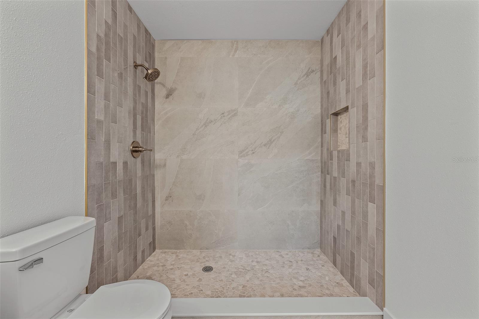 Image 16 of 27 For 5224 52nd Avenue N