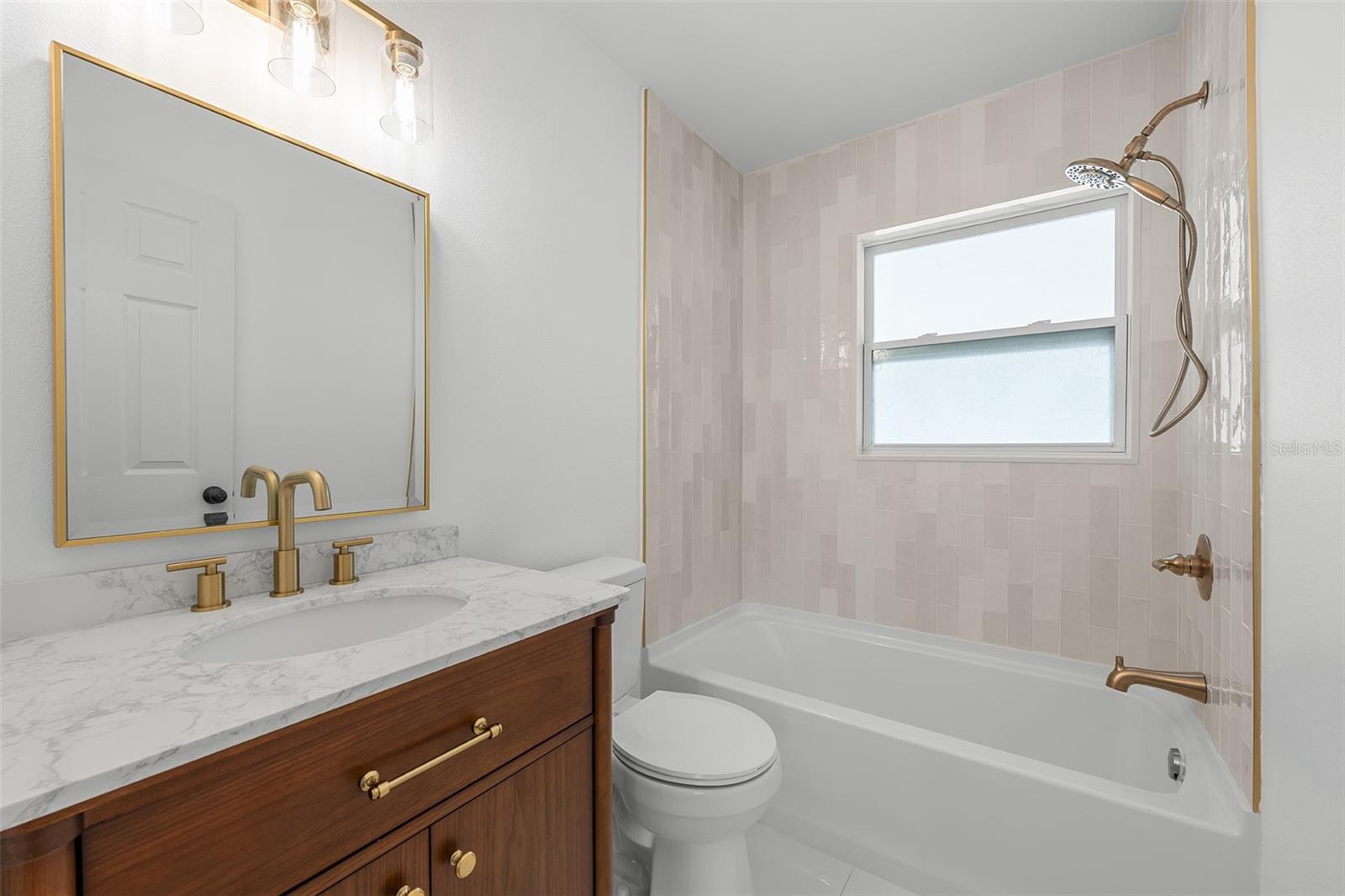 Image 19 of 27 For 5224 52nd Avenue N