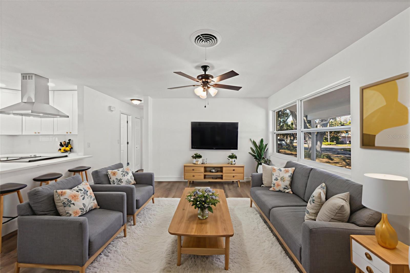 Image 5 of 27 For 5224 52nd Avenue N